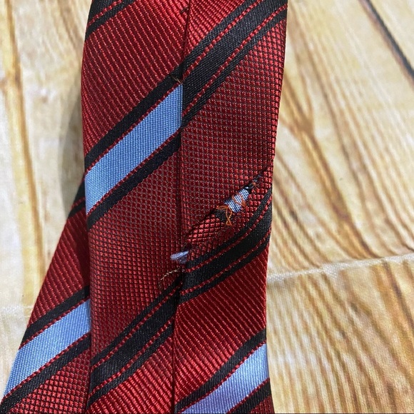 Paul Smith of London 100% Silk Tie and Cuff Links - Picture 4 of 4